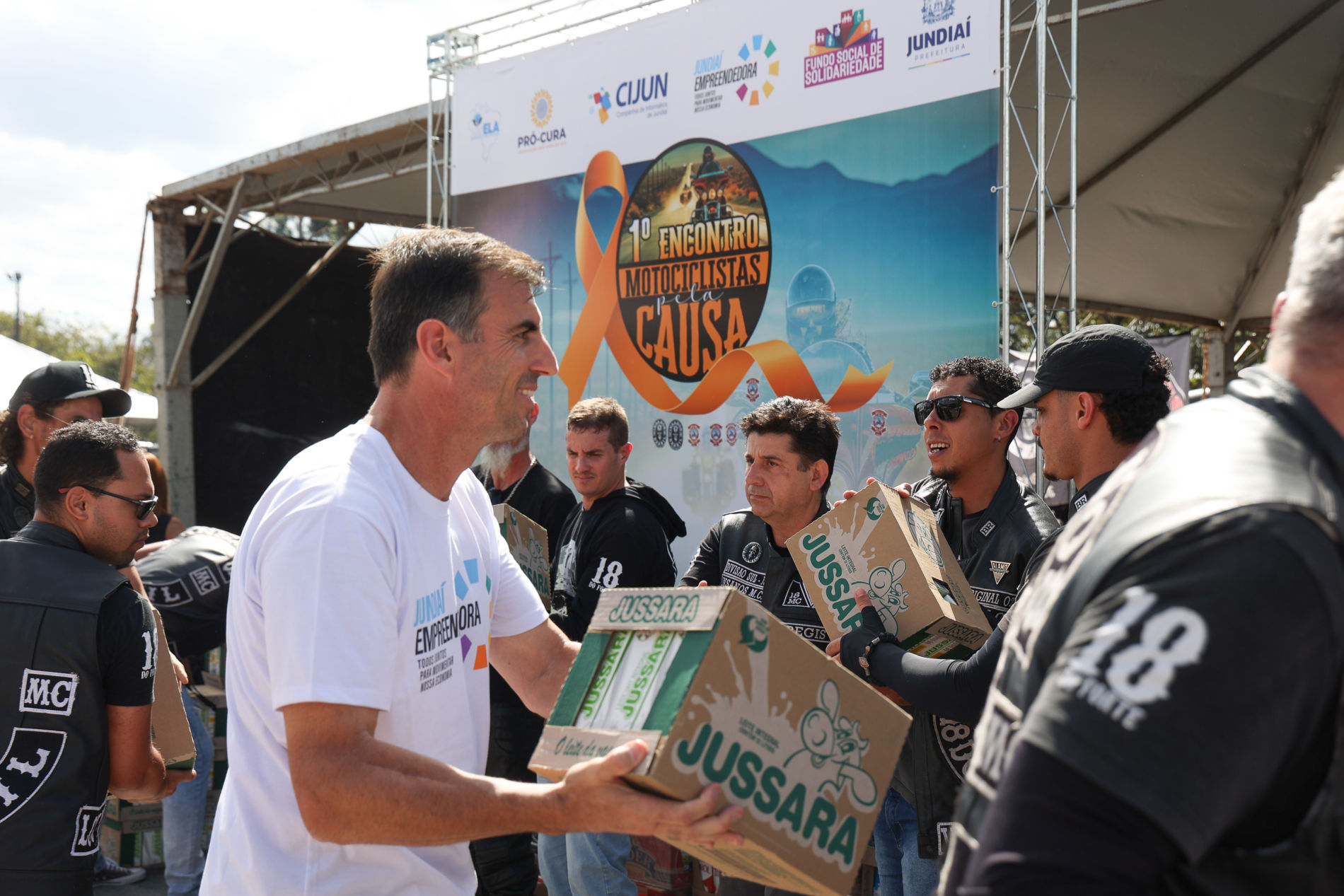 Mais de 5 mil litros de leite arrecadados no 1º Encontro Motociclistas pela Causa