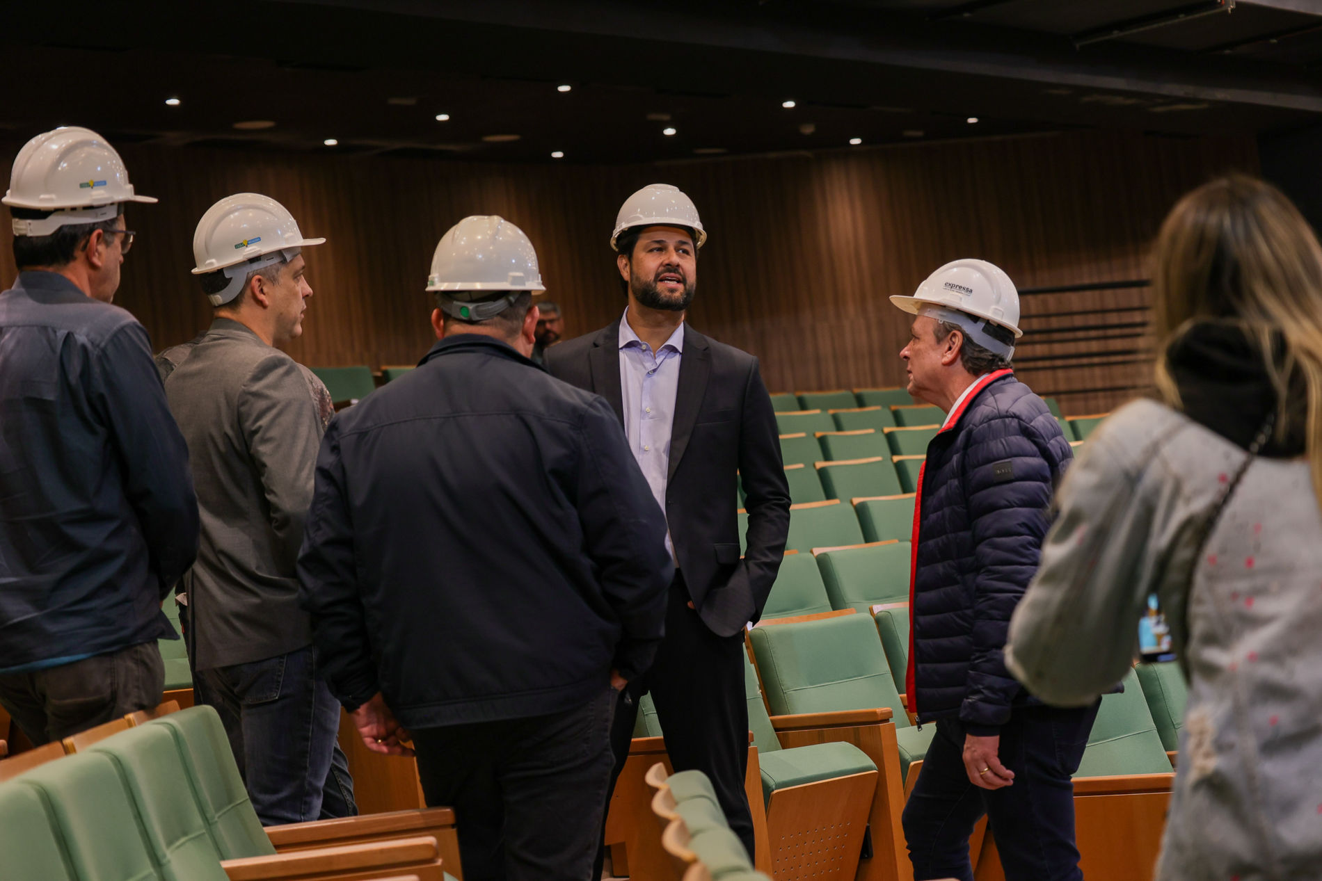 Prefeito e gestores realizam vistoria técnica em obras do Centro das Artes