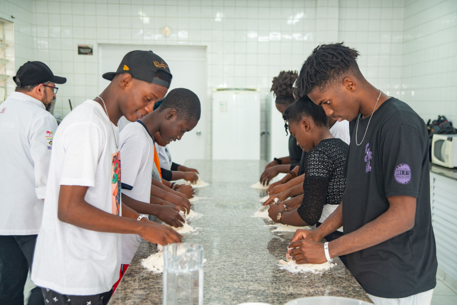 Jovens haitianos têm dia de formação no Fundo Social de Jundiaí