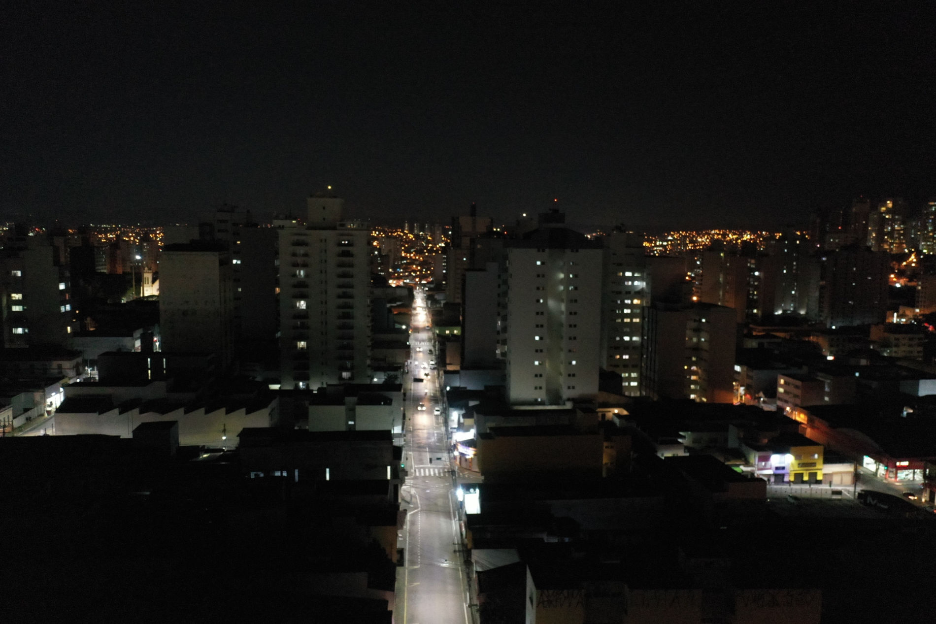 Prefeitura avança com troca de iluminação no Centro