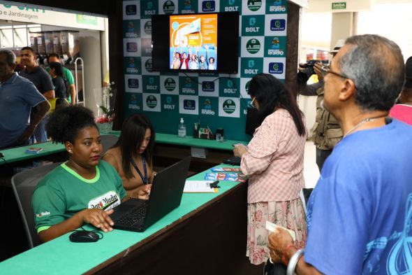Prefeitura de Cuiab | Novo carto de crdito do Mercado do Porto libera mais de R$ 56 mil em trs dias