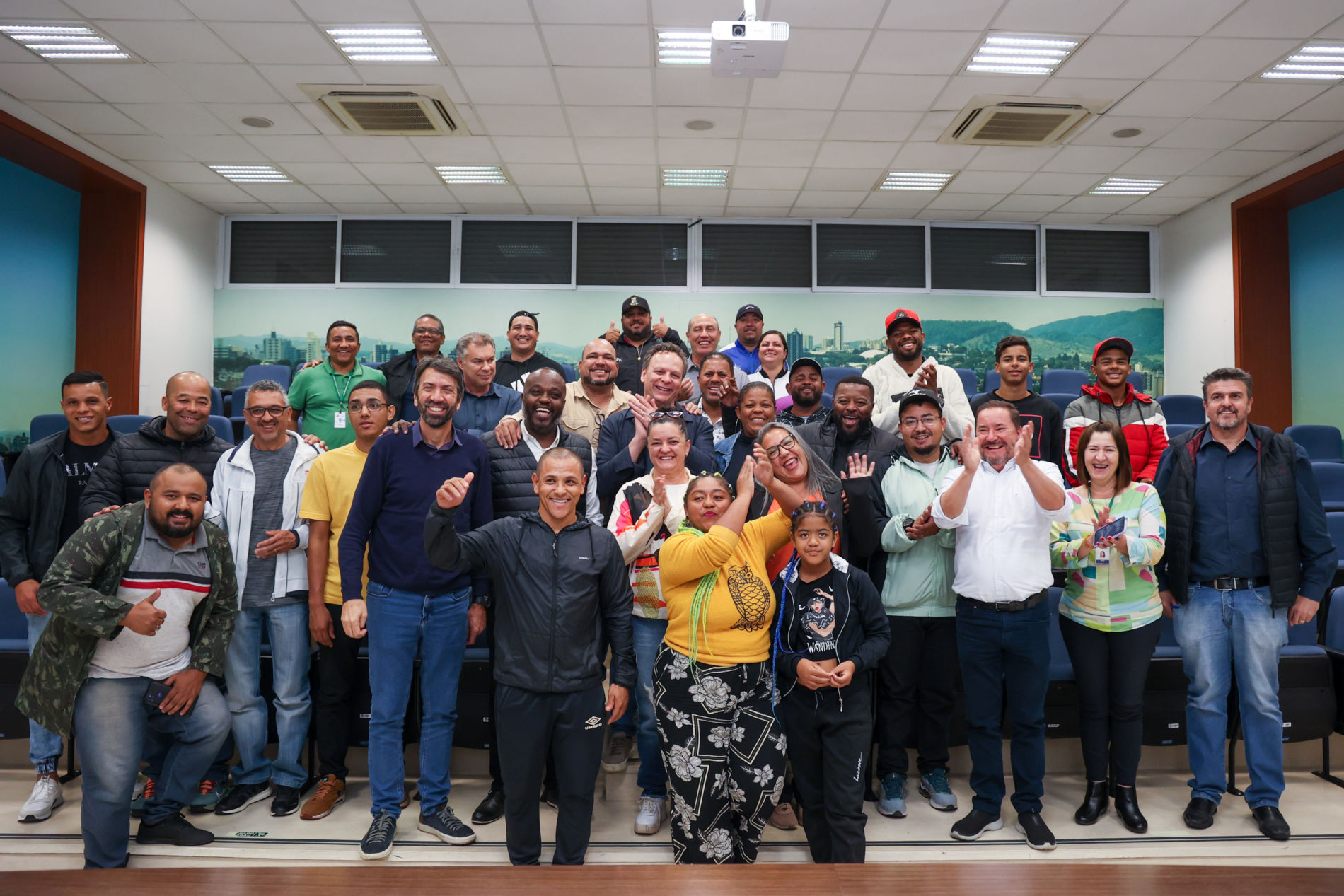 Prefeitura oferece ônibus gratuito para equipes que vão jogar Taça das Favelas
