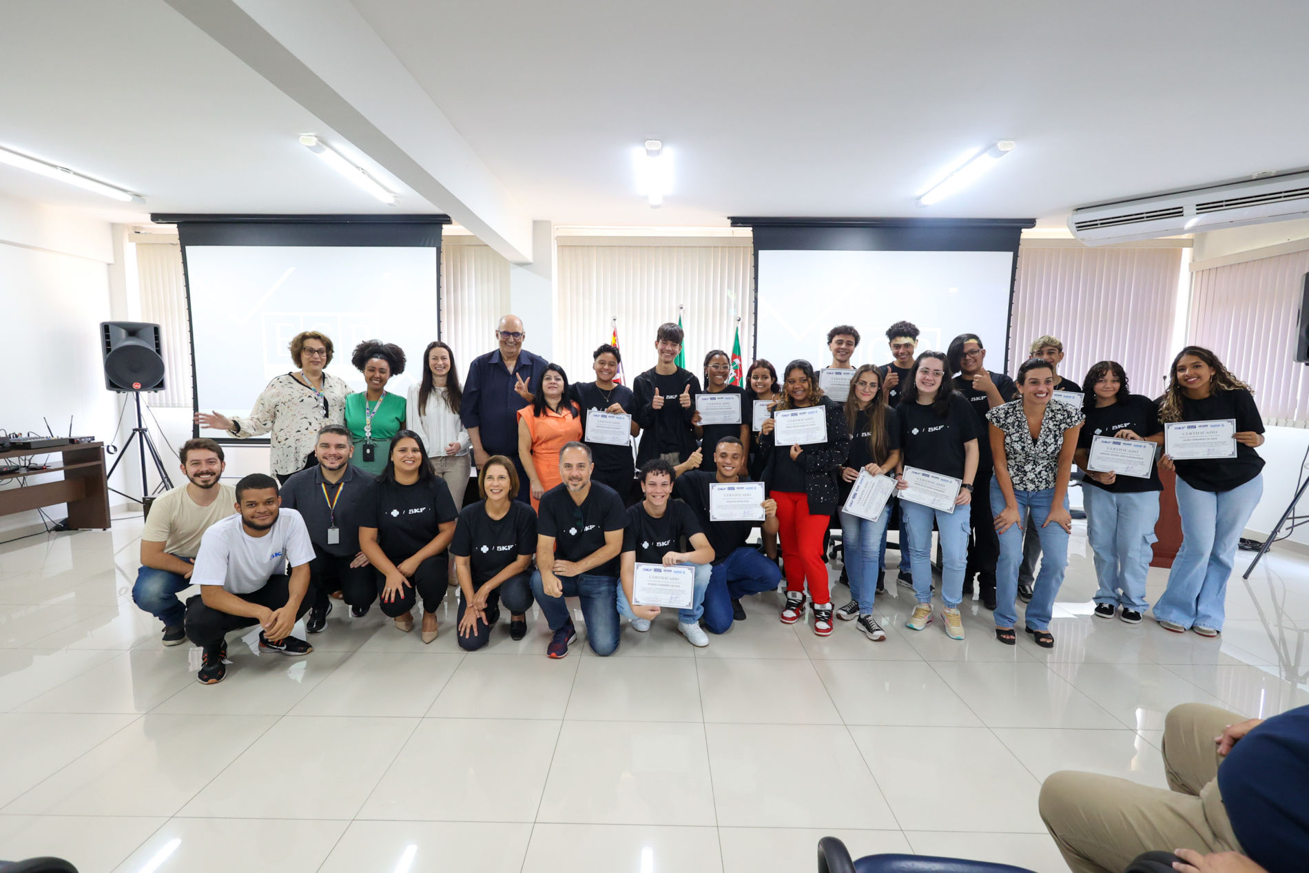 Curso em parceria com SKF forma e premia jovens