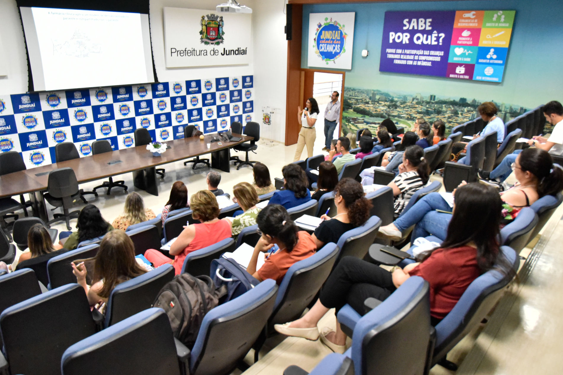 Farmacêuticos da rede municipal iniciam ciclo de formação