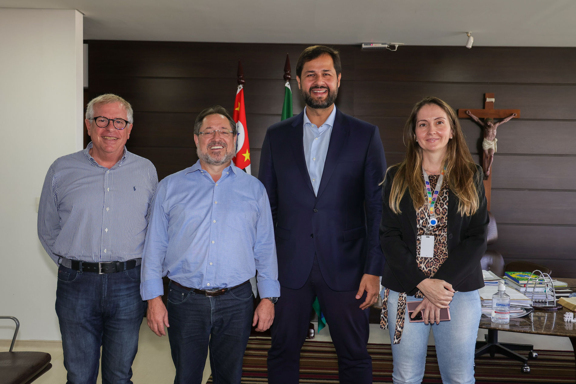 Prefeito recebe convite para os 70 anos do Colégio Divino Salvador