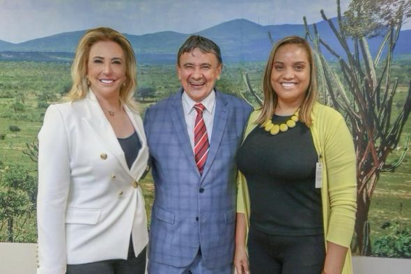 Prefeitura de Cuiab | Primeira-dama traz ministro de Lula para lanar o maior programa de combate fome da histria de Cuiab