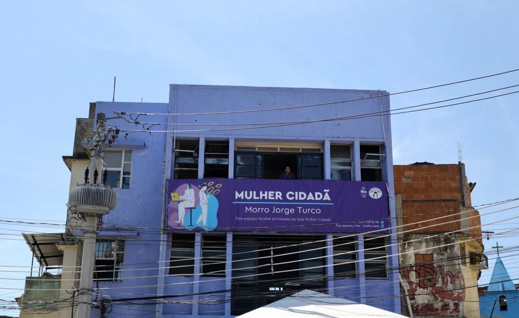 Prefeitura promove a formatura de 60 alunas da Sala Mulher Cidadã, que oferece cursos livres de capacitação em Coelho Neto - Prefeitura da Cidade do Rio de Janeiro