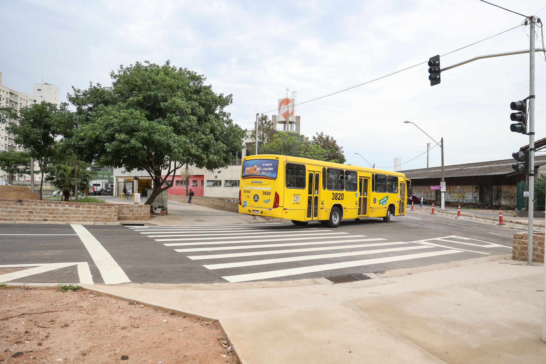 Acesso da Barão do Rio Branco à Ferroviários, em frente ao Terminal Vila Arens, é liberado