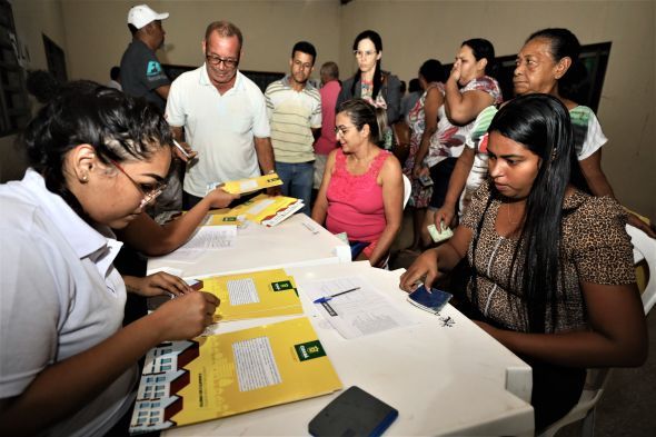 Prefeitura de Cuiab | Mutiro de regularizao fundiria chega ao bairro Carumb