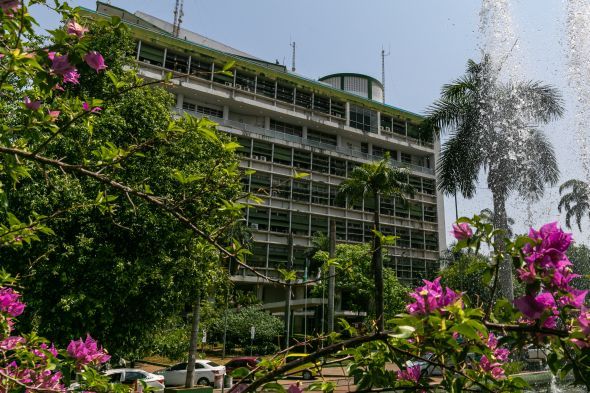 Prefeitura de Cuiab | Prefeito assina decreto e exonera titulares de cargos comissionados e funes de confiana da SMS e ECSP