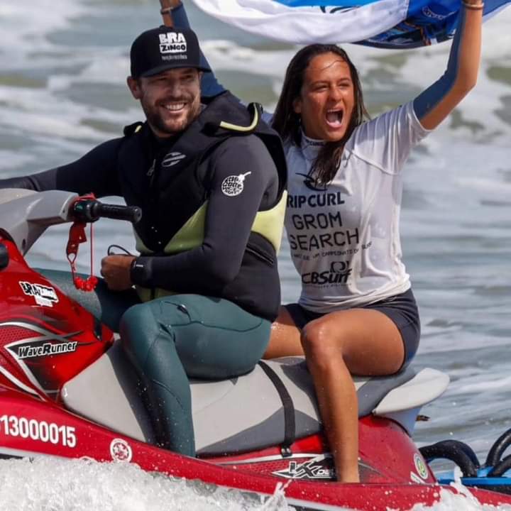 Atleta buziana vence etapa do Brasileiro Amador Rip Curl Groom Search na Praia da Ferrugem