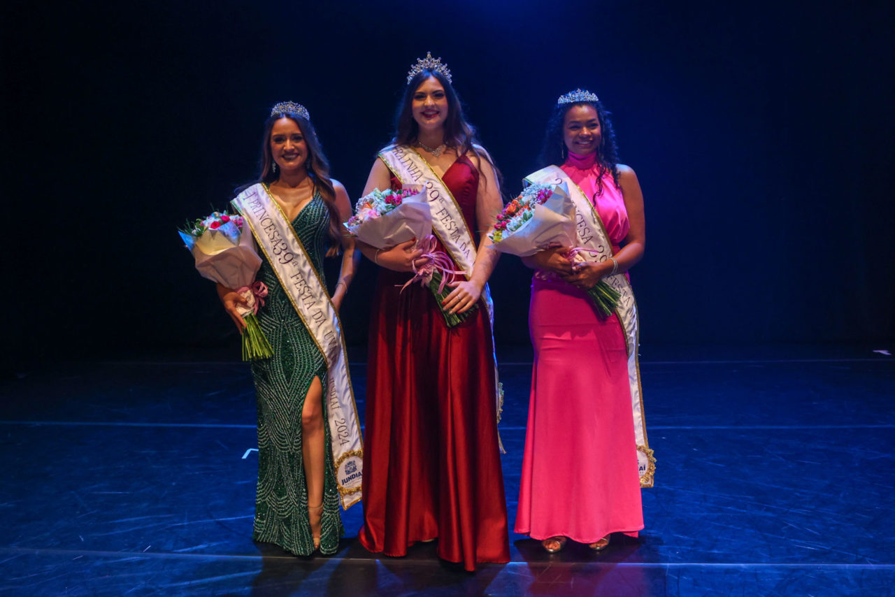 Em noite de gala, rainha e princesas da Festa da Uva 2024 são eleitas