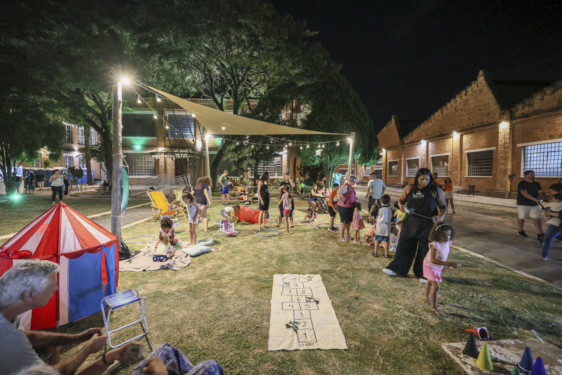 Festival Expressa de Natal empolga visitantes até a madrugada