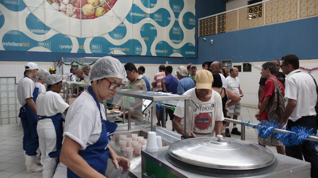 Restaurantes populares administrados pela Prefeitura terão almoço especial de Natal - Prefeitura da Cidade do Rio de Janeiro