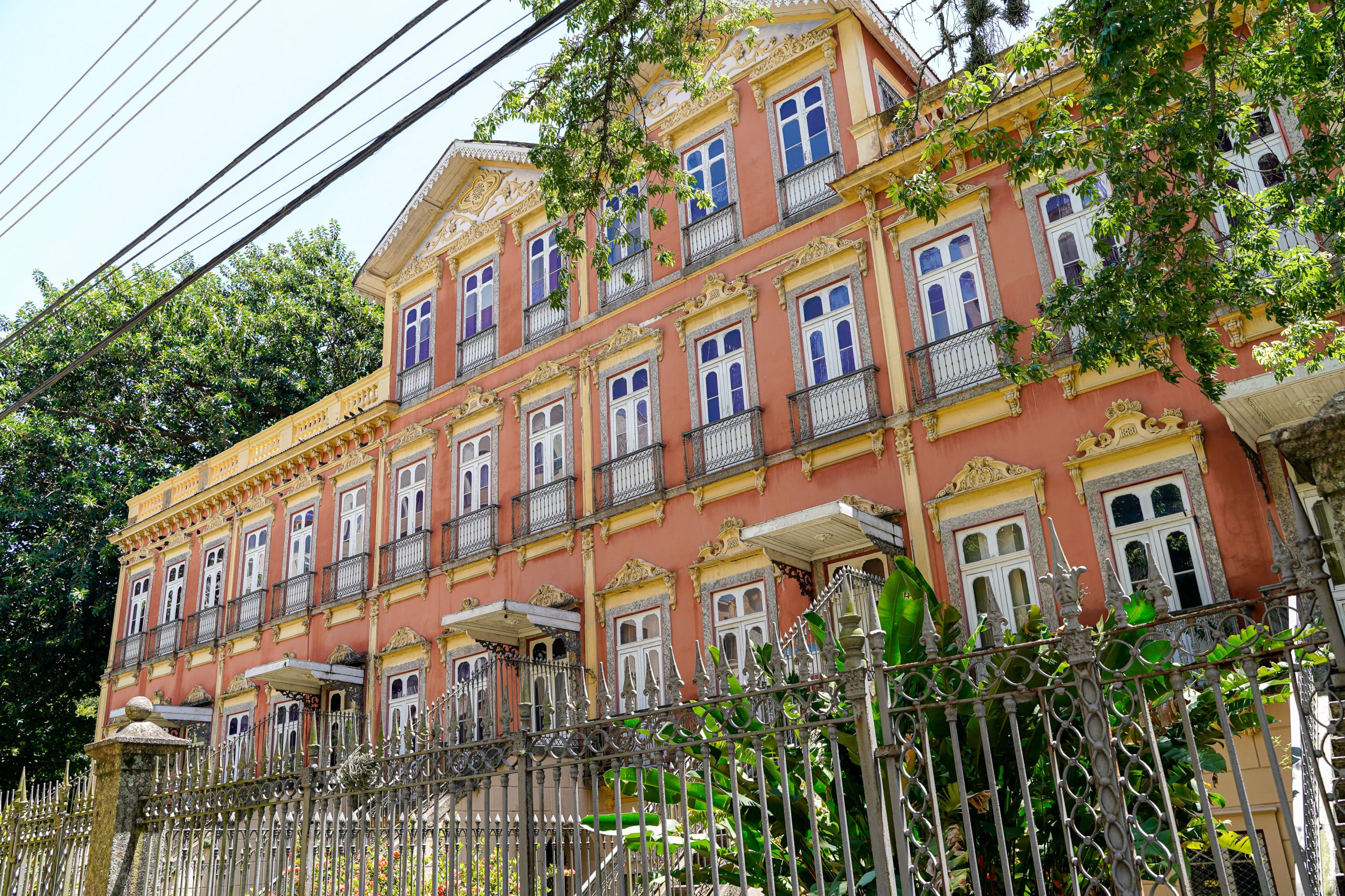 Secretaria de Cultura e RioFilme promovem visita às obras do novo CineCarioca José Wilker, em Laranjeiras - Prefeitura da Cidade do Rio de Janeiro