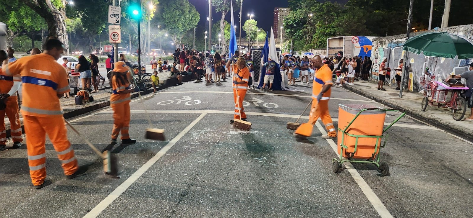 Carnaval 2024: Comlurb prepara esquema de limpeza para início dos ensaios técnicos no fim de semana - Prefeitura da Cidade do Rio de Janeiro