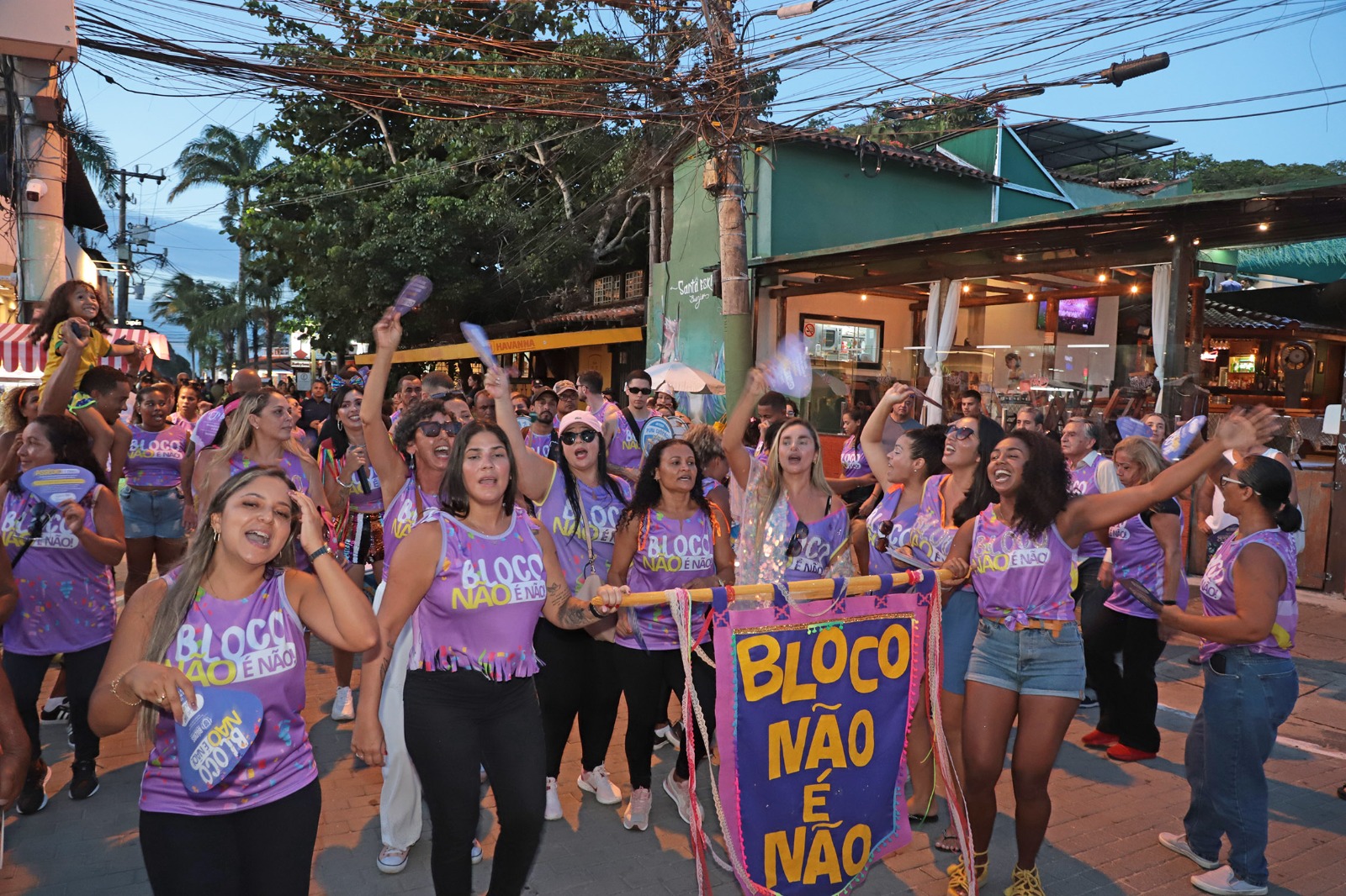 Carnaval de Búzios 2024: explosão de alegria com segurança e consciência nos blocos de rua!