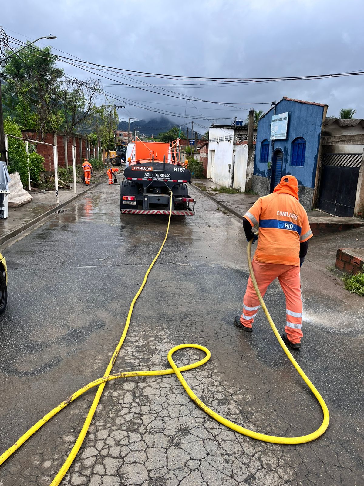 Comlurb mobiliza 900 garis para atuação nas zonas Norte e Oeste após as fortes chuvas - Prefeitura da Cidade do Rio de Janeiro