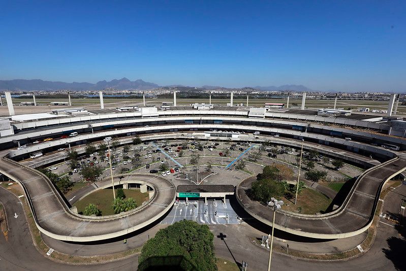Prefeitura assina acordo de cooperação de cerca de R$ 300 milhões com a RIOgaleão para fomentar o setor aeroportuário carioca - Prefeitura da Cidade do Rio de Janeiro