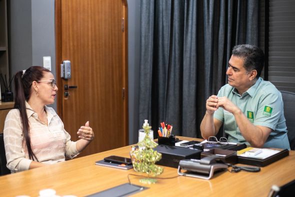 Prefeitura de Cuiab | Em menos de 48 horas da retomada da gesto da Sade, prefeito dialoga e promove fim de duas greves