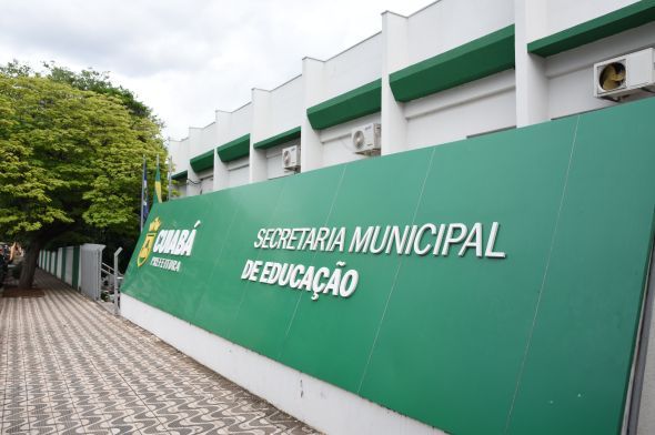 Prefeitura de Cuiab | Secretaria Municipal de Educao e 1 Vara da Infncia e Juventude celebram convnio para cesso de profissionais