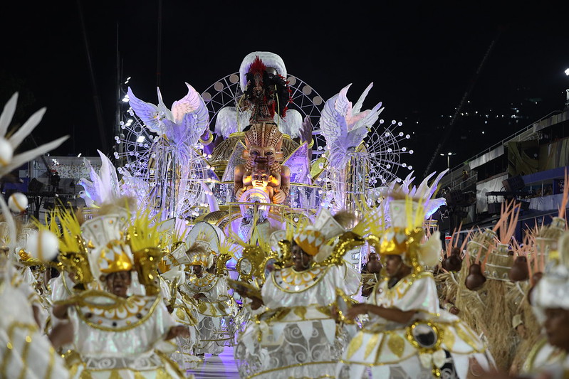 Fotogaleria: confira como foi o primeiro dia de desfiles das escolas de samba da Série Ouro