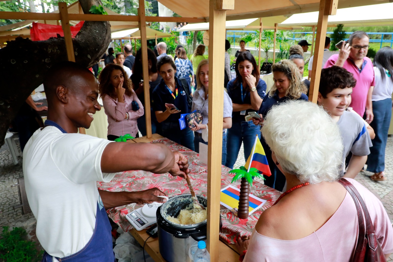 Feira Refúgio em Foco de Imigrantes Empreendedores Sociais oferece produtos e gastronomia de diversos países da África e da América Latina - Prefeitura da Cidade do Rio de Janeiro
