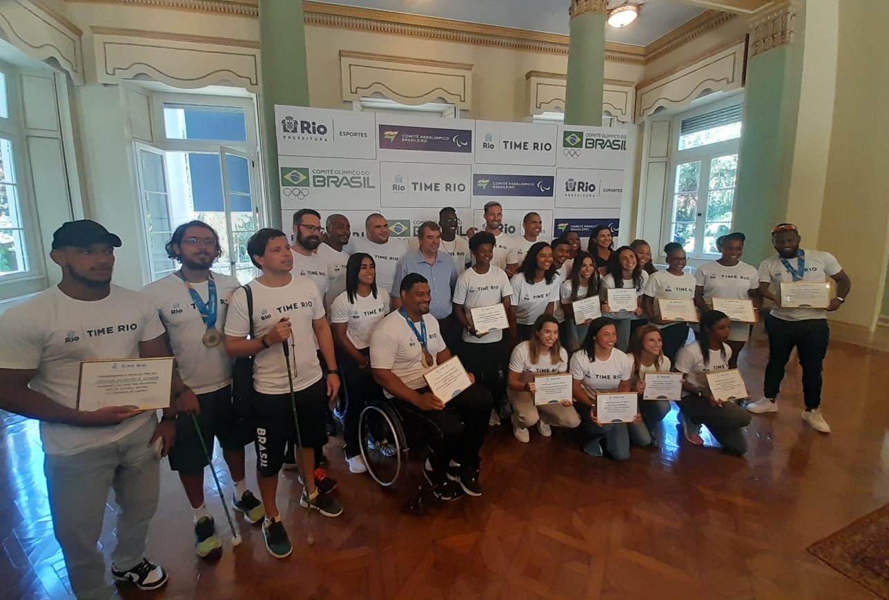 Prefeitura entrega premiação aos atletas do Time Rio que conquistaram medalhas no Pan e Parapan e aumenta o bônus para os Jogos de Paris - Prefeitura da Cidade do Rio de Janeiro